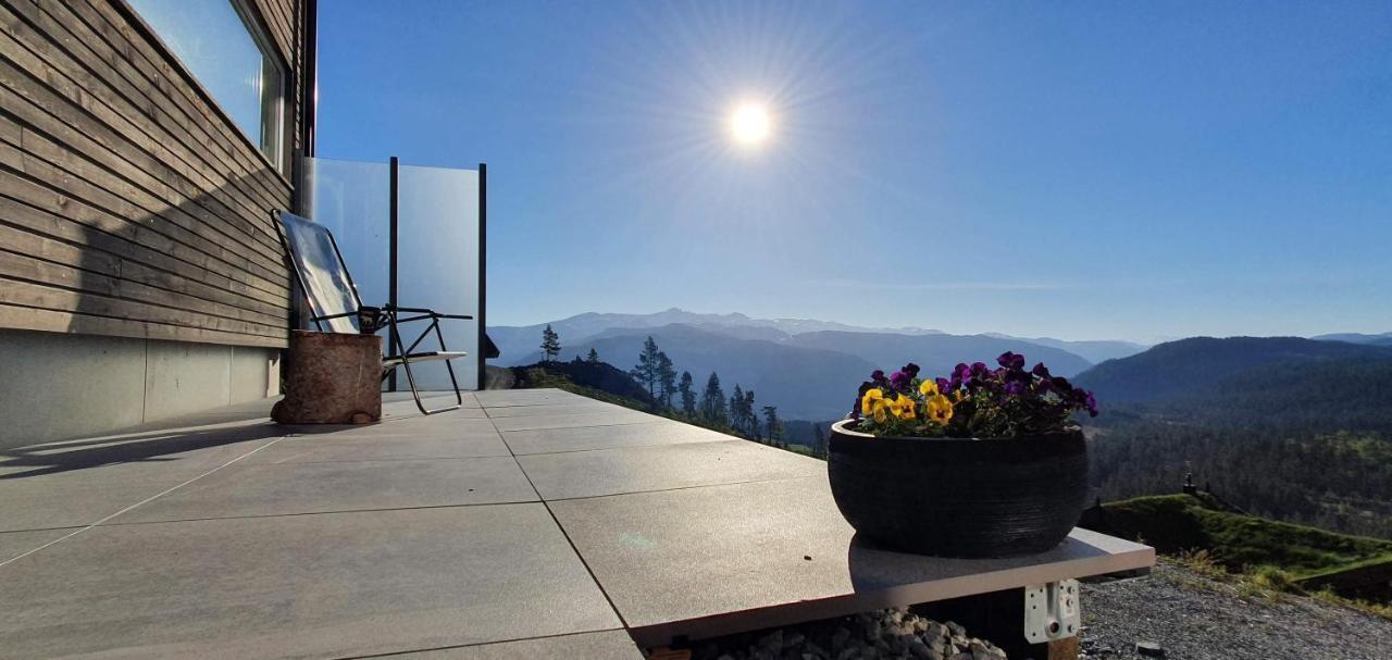 Tiny Mountain Cabin With A Panoramic View Giljane Екстериор снимка